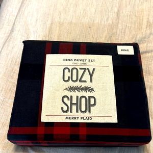 New Black and Red Plaid Duvet w/Shams, King Size